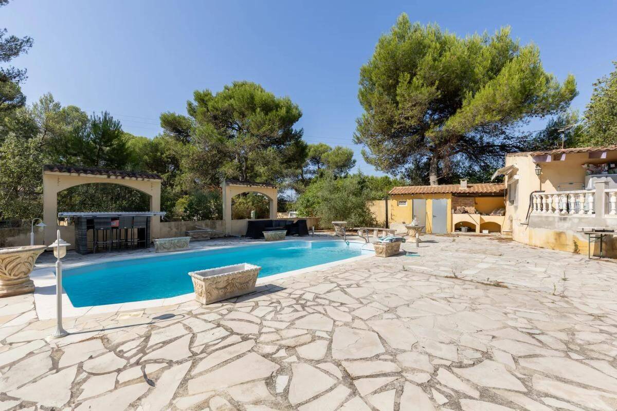 Maison 7 pièces 300 m² · à Les Pennes-Mirabeau · 300 m² · 1 120 000 €