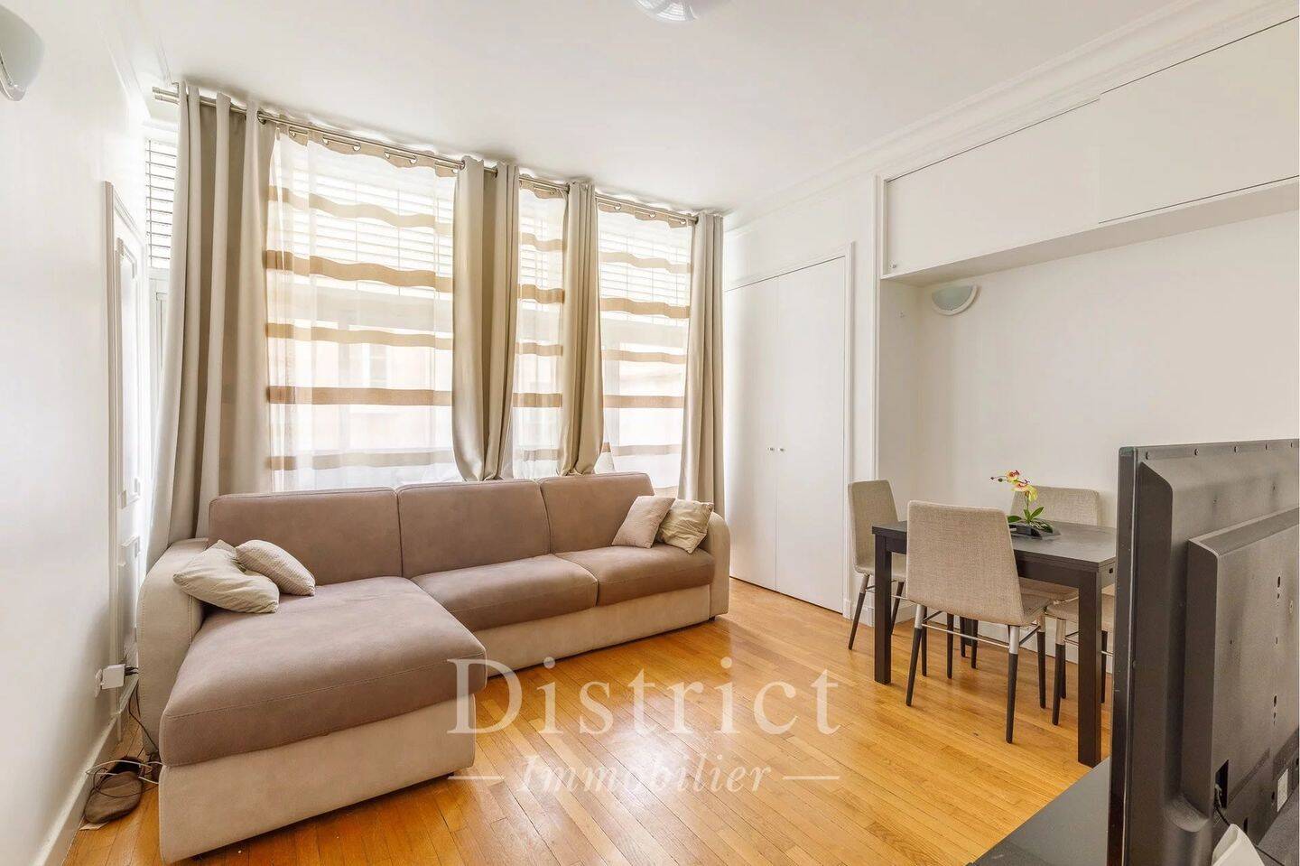 Appartement 3 pièces 60 m² · à Paris 8ème Arrondissement · 60 m² · 2 500 €/mois