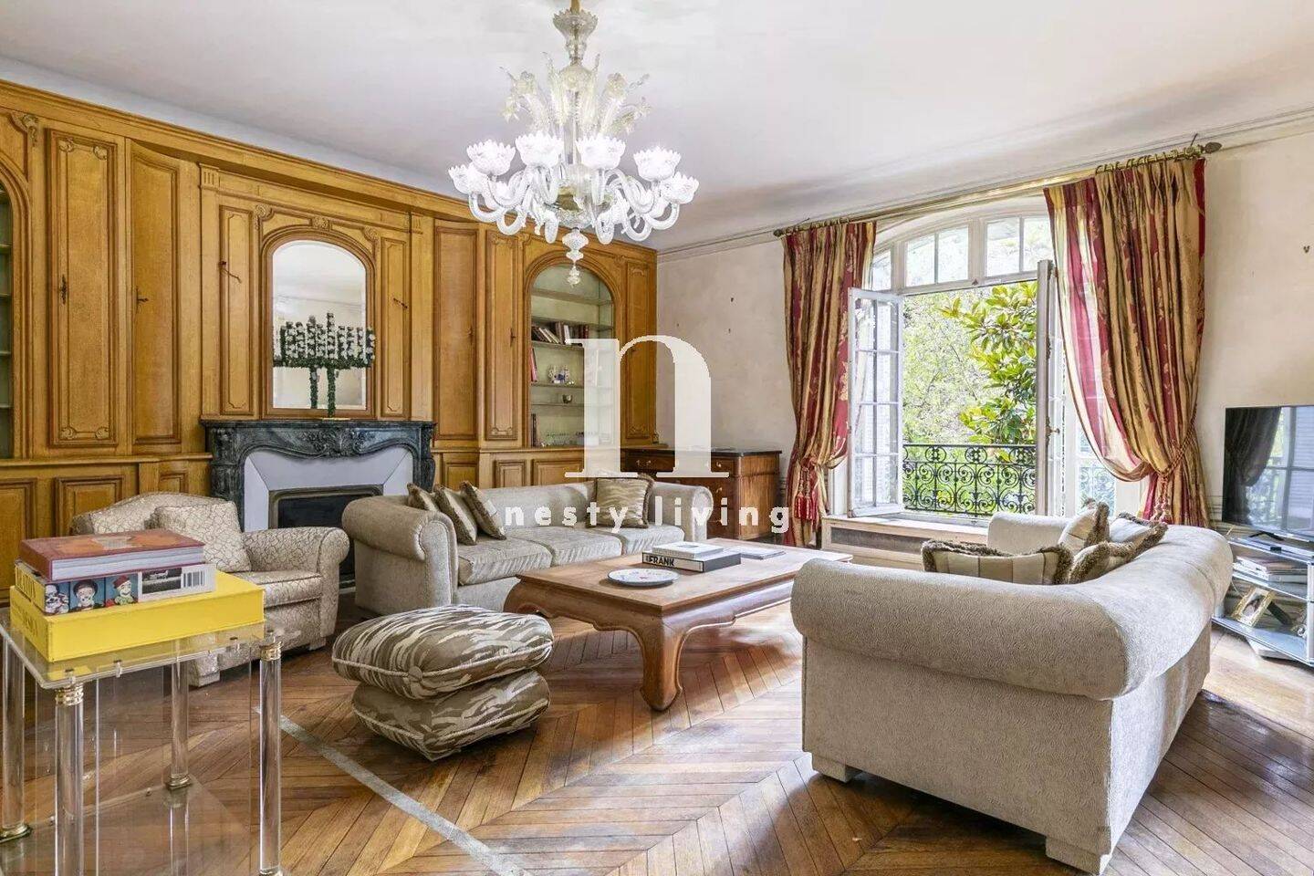 Appartement 7 pièces 246 m² · à Paris 16ème Arrondissement · 246 m² · 2 700 000 €
