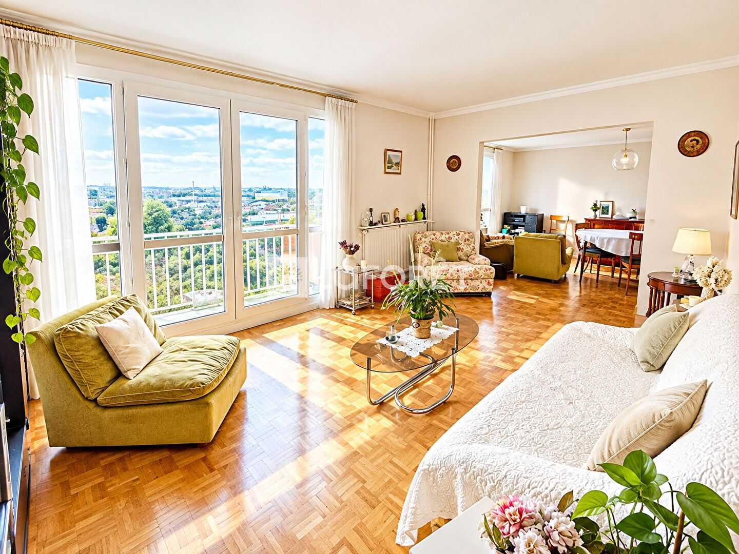 Appartement 4 pièces 76 m² · à Villejuif · 76,4 m² · 280 000 €