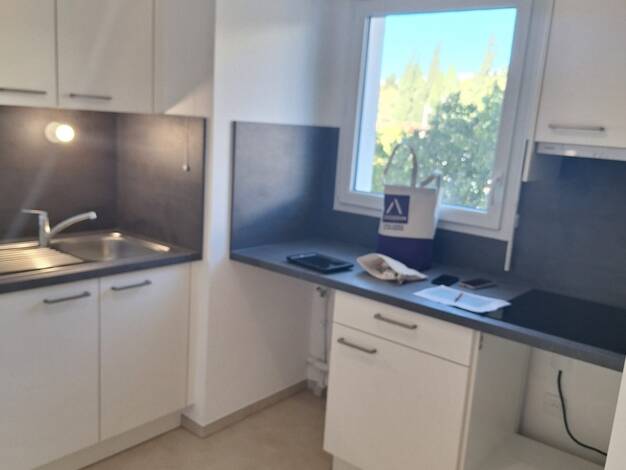 Appartement à louer 1 049 € 3 pièces 2 chambres 65,1 m² 4ème étage Le Merlan Marseille 13014