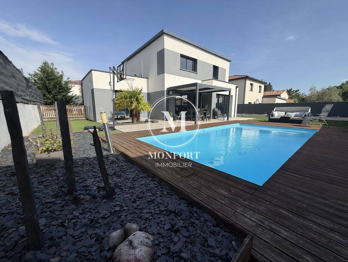Maison 5 pièces 130 m² · à Labastide-Saint-Sernin · 130 m² · 442 000 €