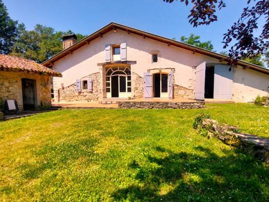 Maison à vendre 418 000 € 8 pièces 3 chambres 220 m² 4 331 m² de terrain Orthevielle 40300