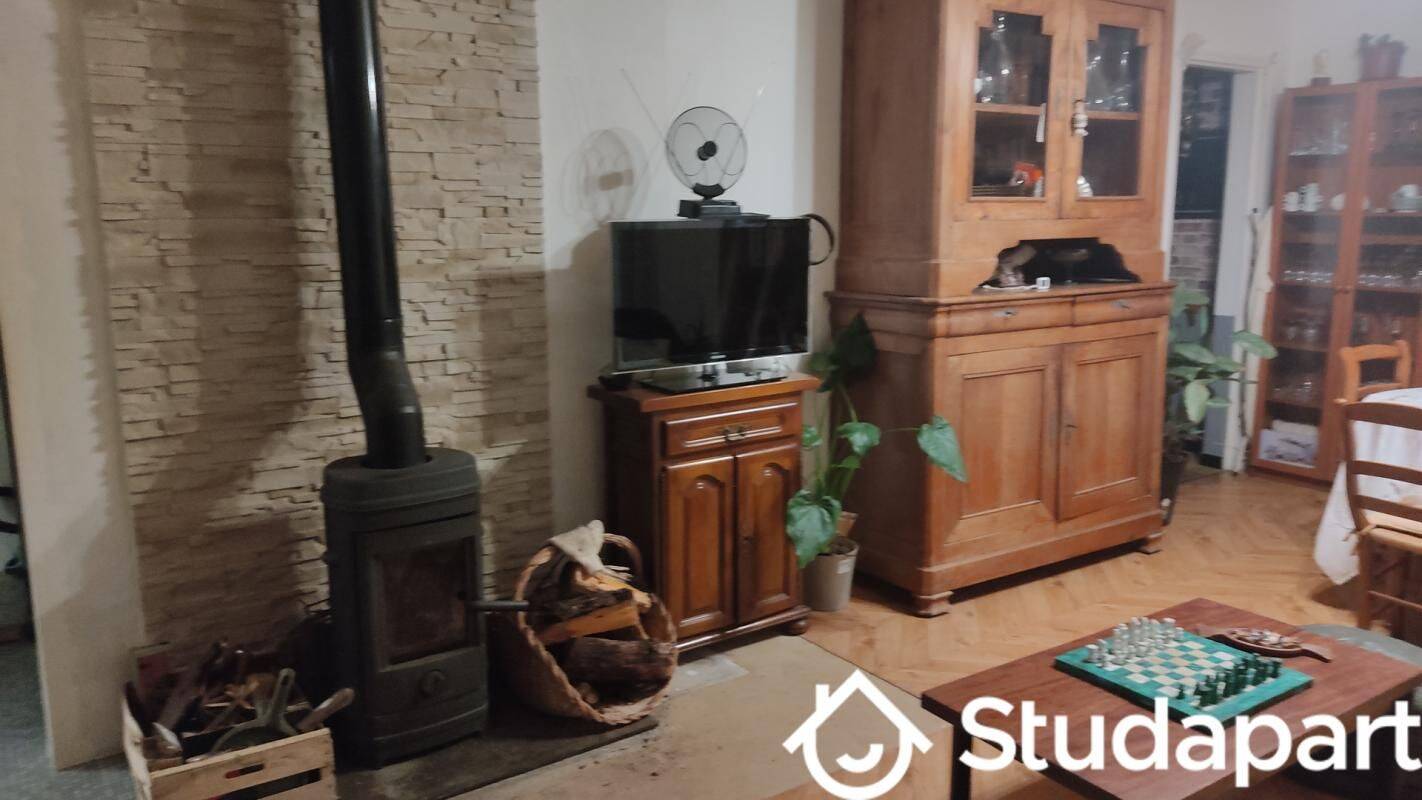 1 pièce 11 m² · à Sainte-Eulalie · 11 m² · 450 €/mois