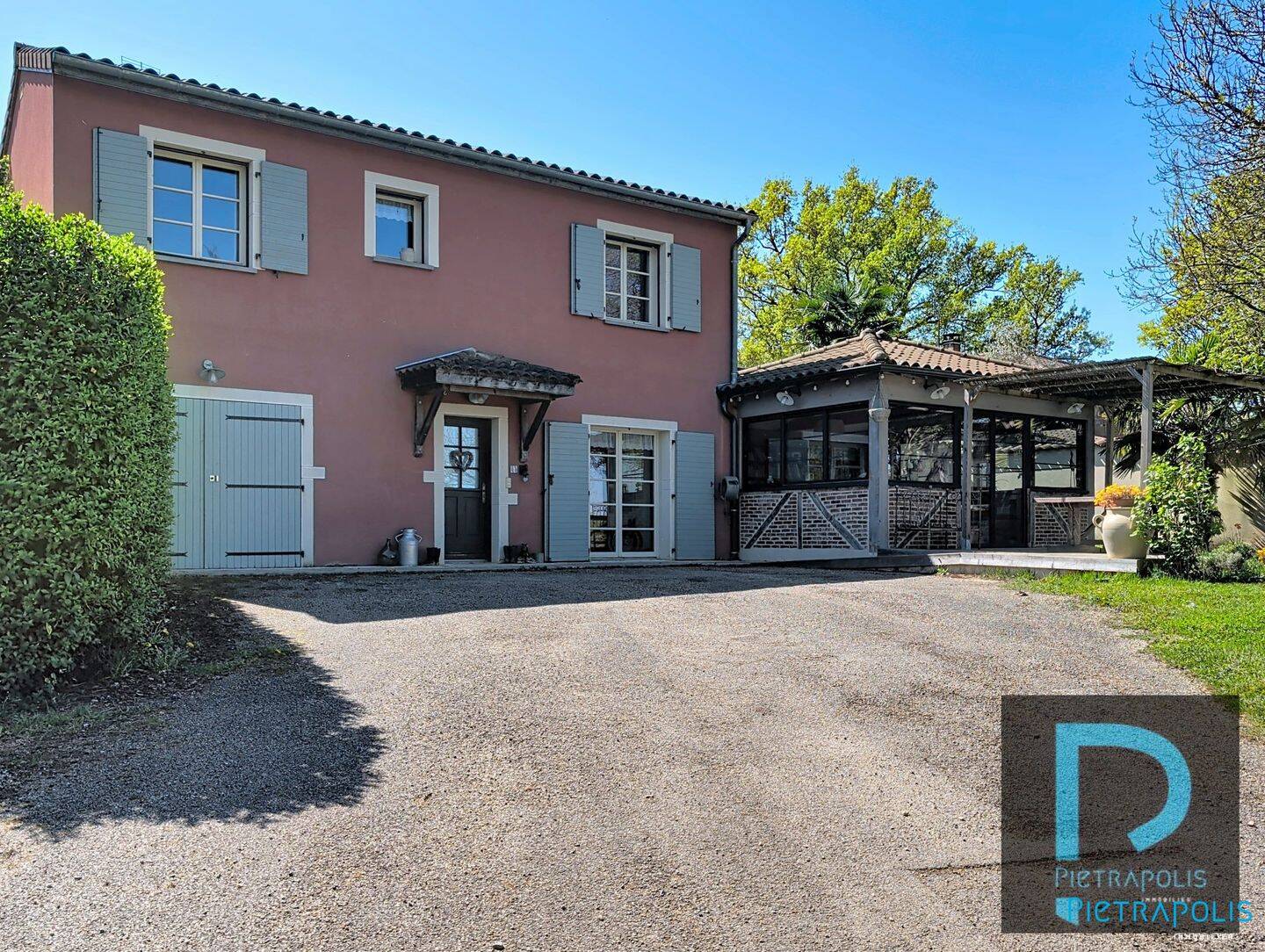Maison 7 pièces 207 m² · à Saint-André-d'Huiriat · 207 m² · 379 000 €