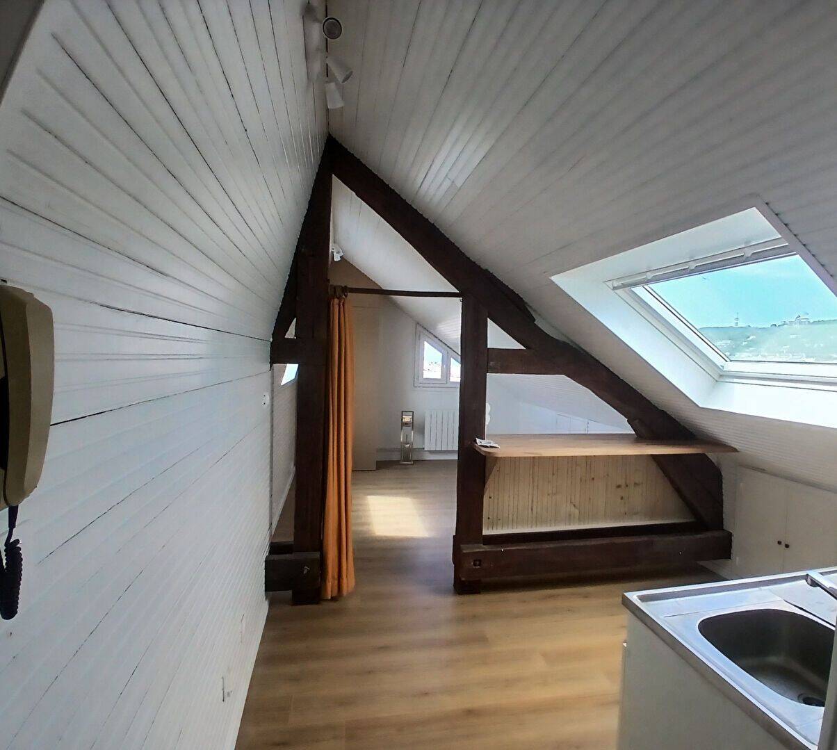 Appartement 1 pièce 14 m² · à Fécamp · 13,6 m² · 392 €