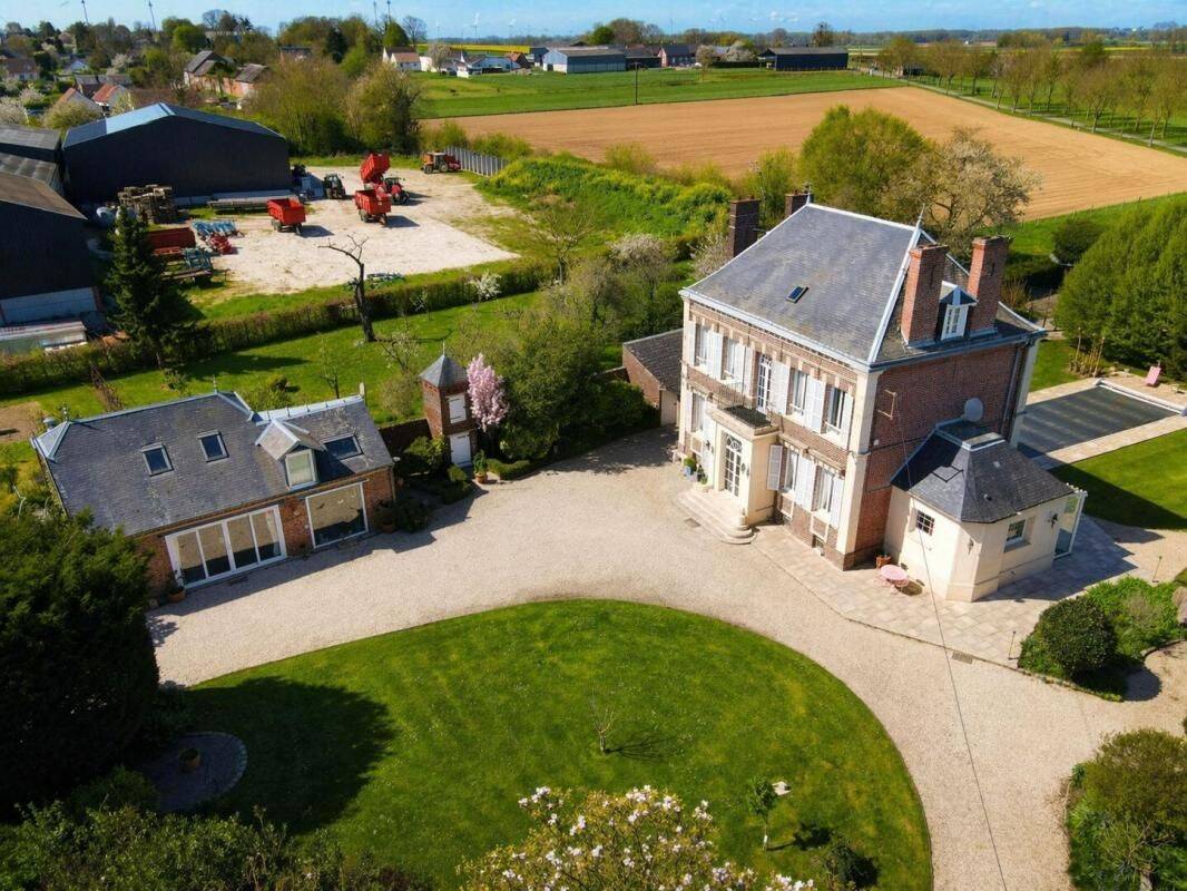 Maison 5 pièces 190 m² · à Esmery-Hallon · 189,8 m² · 420 000 €