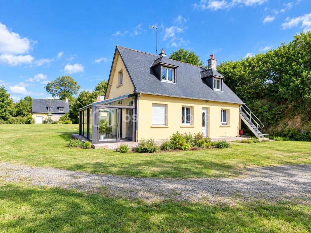 Maison 9 pièces 170 m² · à Javené · 170 m² · 165 000 €