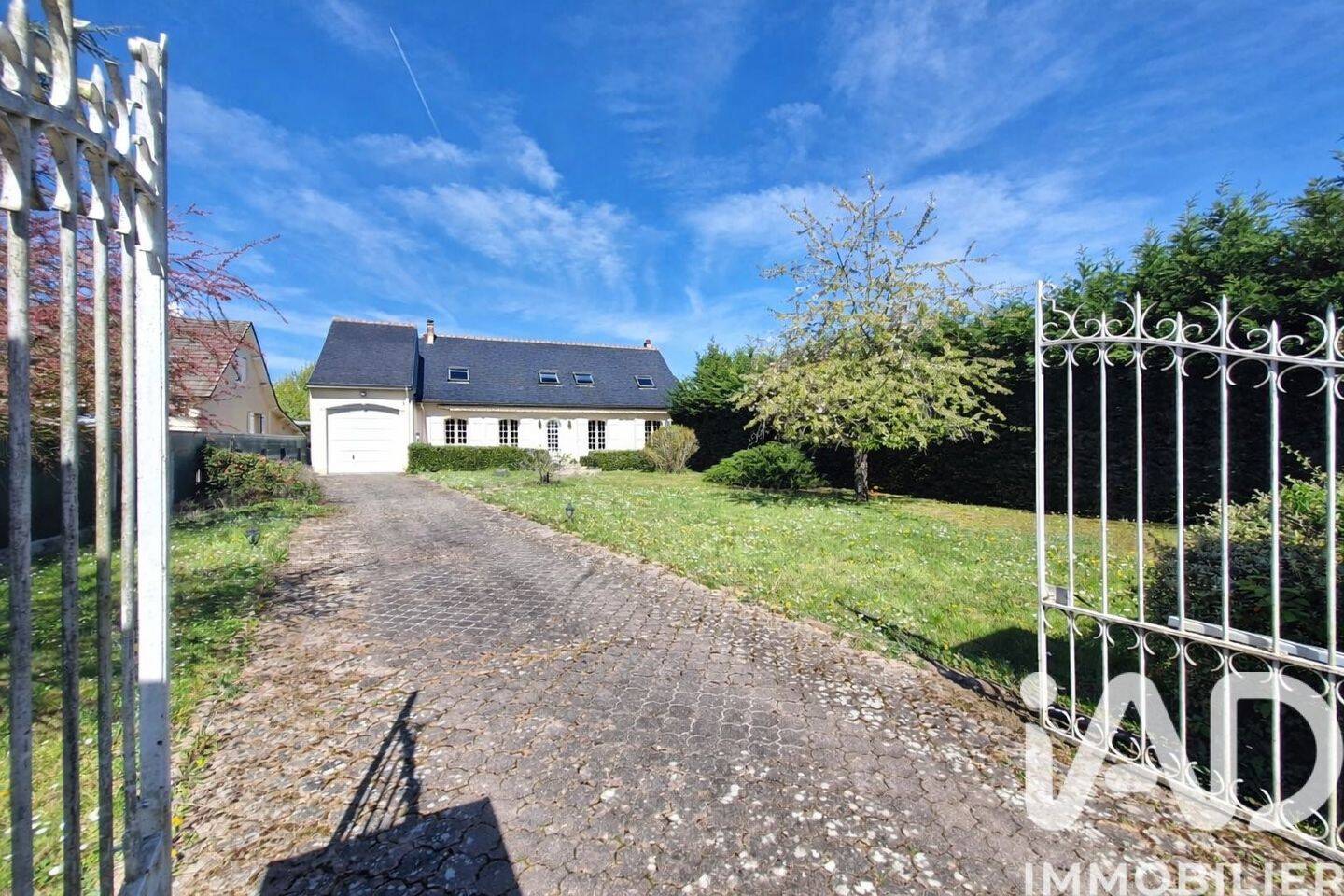 Maison 9 pièces 225 m² · à Bou · 225 m² · 297 000 €
