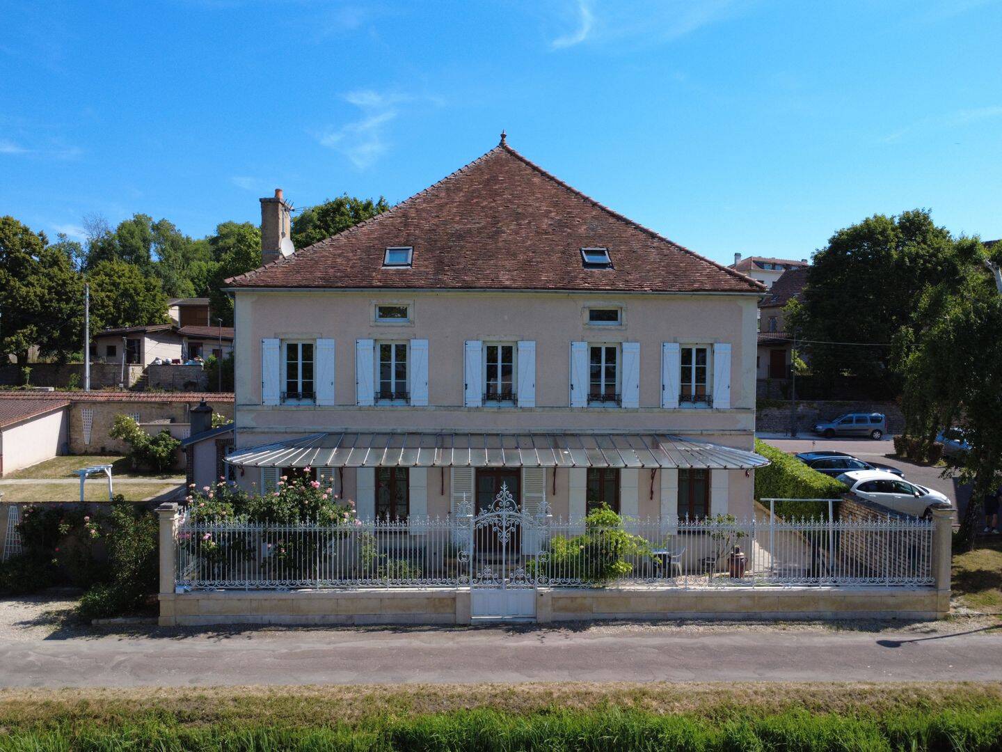 Maison 10 pièces 296 m² · à Montbard · 296 m² · 525 000 €