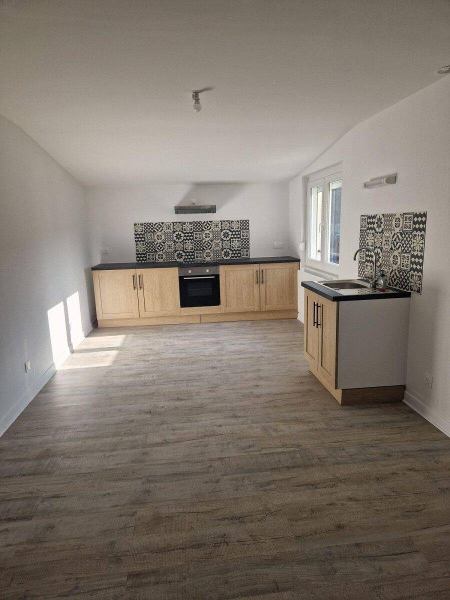 Appartement 3 pièces 67 m² · à Charleville-Mézières · 67 m² · 535 €