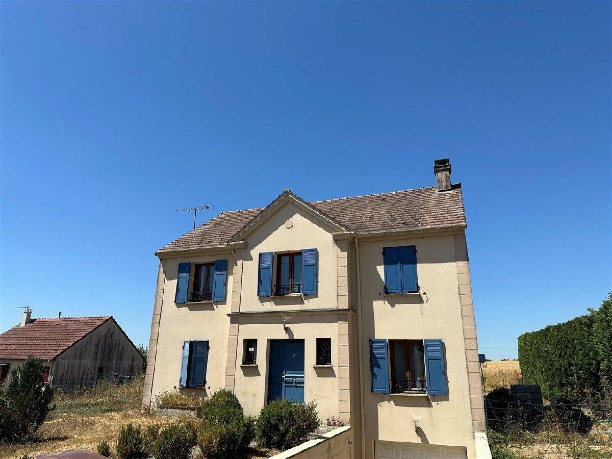 Maison 6 pièces 155 m² · à Châteauneuf-en-Thymerais · 155 m² · 229 900 €