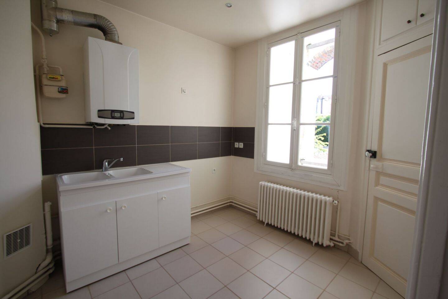 Appartement 2 pièces 43 m² · à Versailles · 43 m² · 927 €/mois