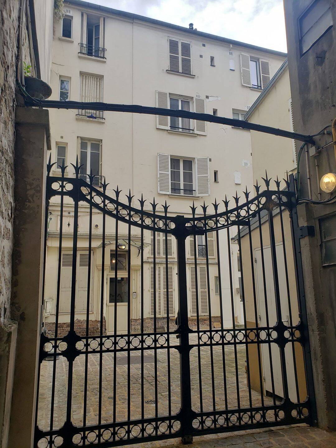 Appartement 1 pièce 27 m² · à Paris 7ème · 27 m² · 1 200 €