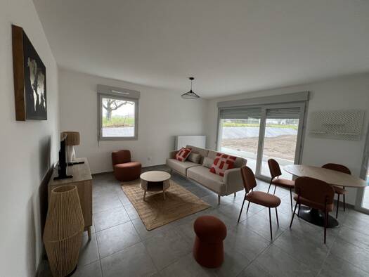 Appartement à louer 1 100 € 3 pièces 2 chambres 65 m² Nord Scionzier 74950