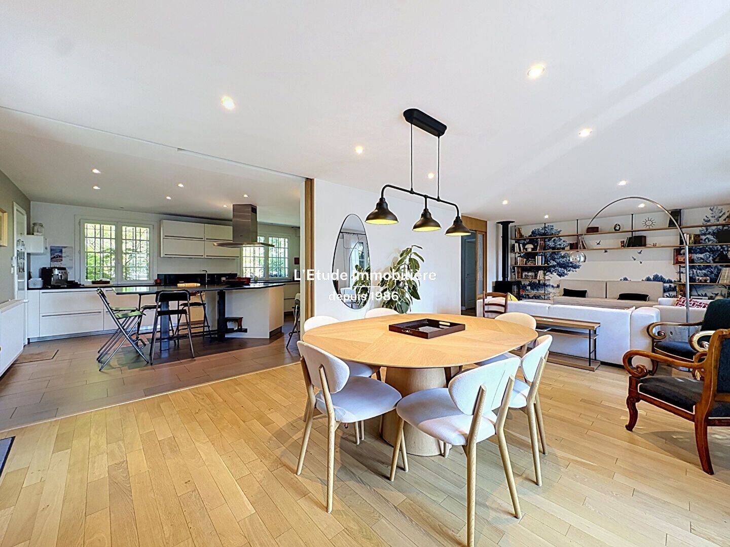 Maison 8 pièces 256 m² · à Caluire-Et-Cuire · 256 m² · 1 240 000 €