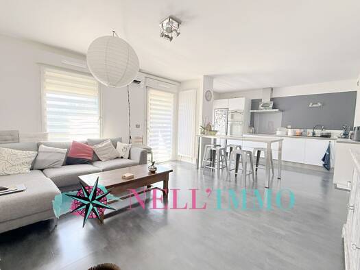 Appartement à vendre 249 000 € 3 pièces 2 chambres 70,9 m² Étage 1/2 Salon-de-Provence 13300