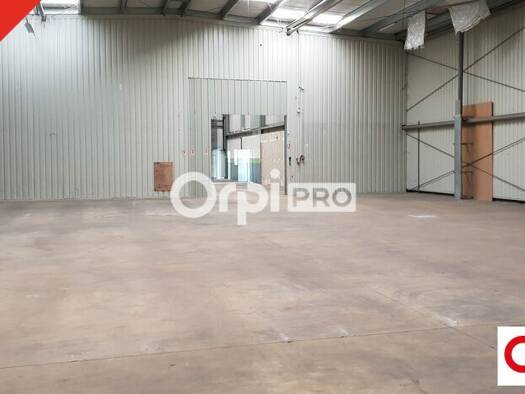 Local d'activités à louer 2 800 € 480 m² d'espace de stockage Romans-sur-Isère 26100