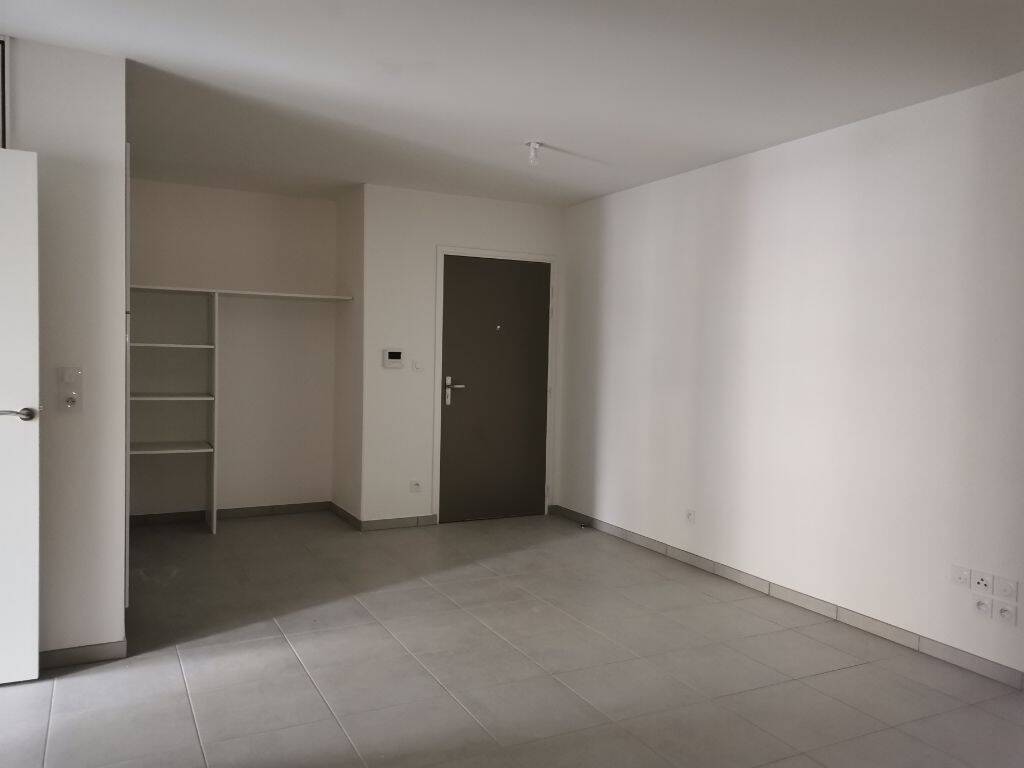 Appartement 3 pièces 57 m² · à Décines-Charpieu · 57,2 m² · 794 €