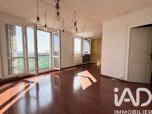 Appartement à vendre 60 000 € 5 pièces 2 chambres 75 m² Étage 4/4 Etion Nord Charleville-Mézières 08000