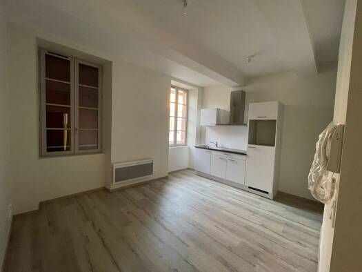 Appartement à louer 697 € 3 pièces 2 chambres 44 m² Étage 1/2 Villefranche-de-Lauragais 31290