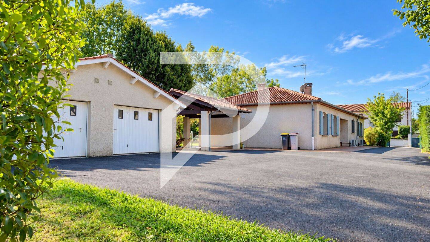 Maison 7 pièces 142 m² · à Castres · 142 m² · 238 800 €
