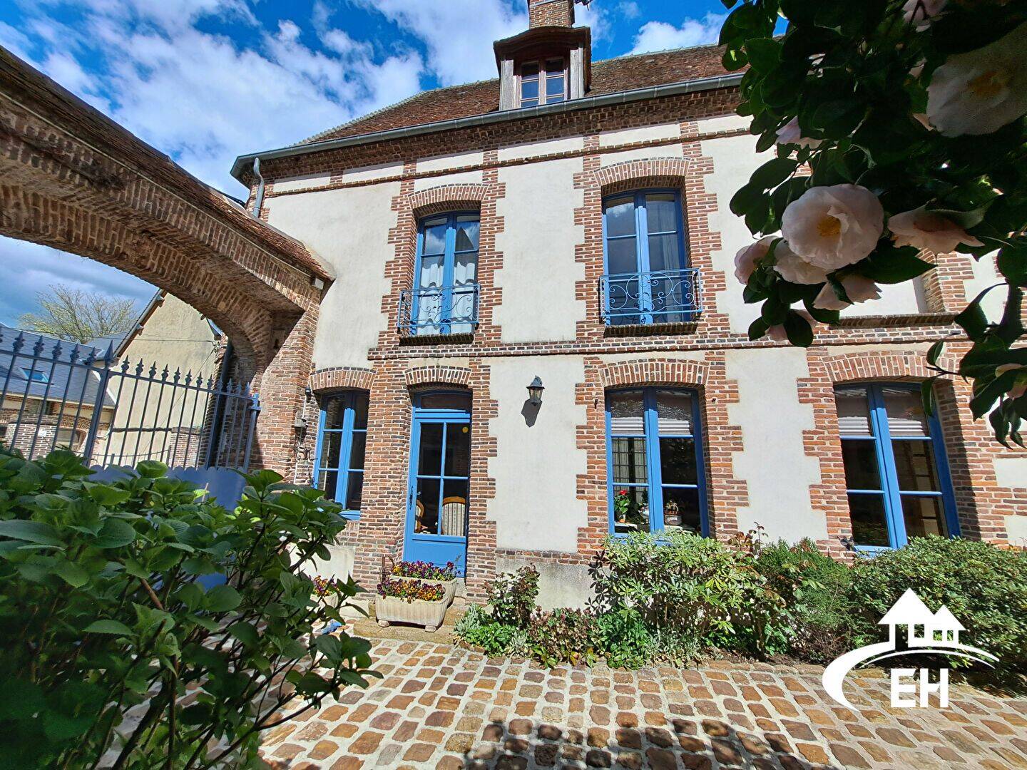 Maison 9 pièces 210 m² · à L'Aigle · 210 m² · 291 000 €