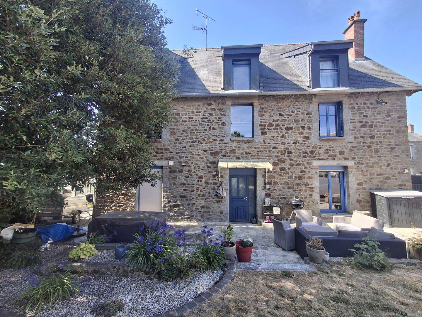 Maison 10 pièces 268 m² · à Fougères · 267,7 m² · 342 870 €