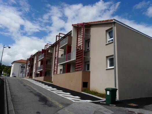 Appartement à louer 454 € 2 pièces 1 chambre 51 m² 1er étage Centre Ville Le Palais-sur-Vienne 87410