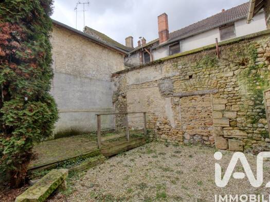 Maison de ville à vendre 69 000 € 3 pièces 2 chambres 82 m² 185 m² de terrain Puiseaux 45390