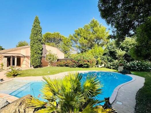 Maison à vendre 649 000 € 11 pièces 5 chambres 240 m² 3 100 m² de terrain Plateau Le Teil 07400