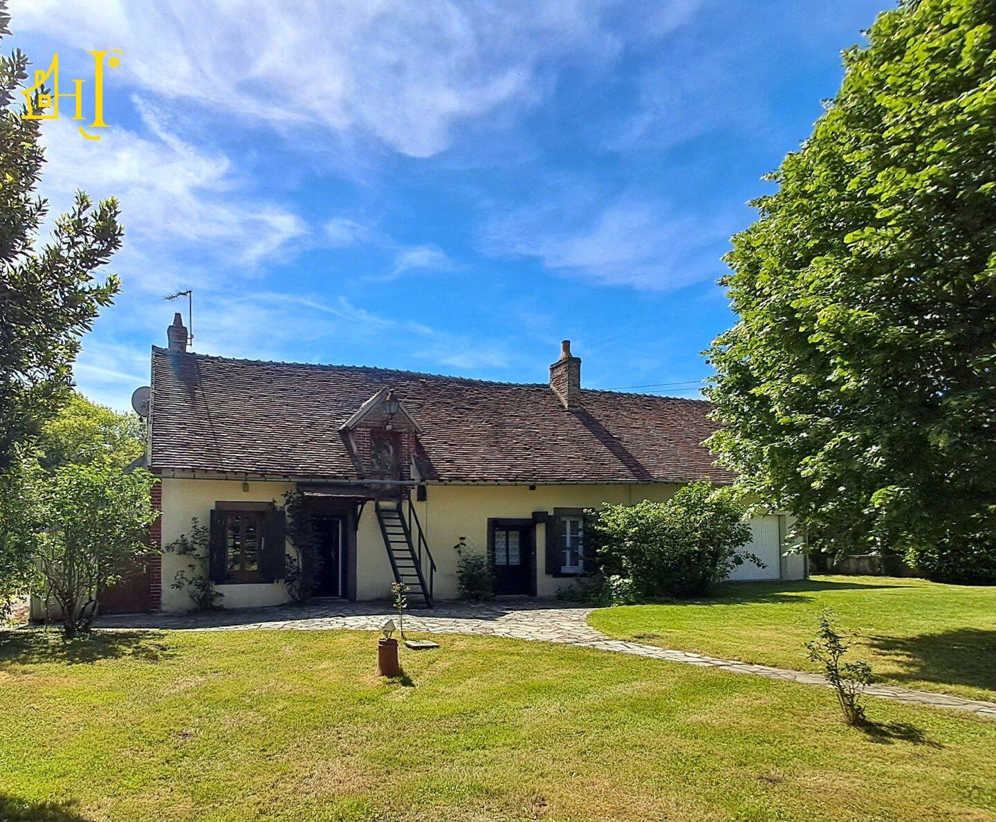 Maison 8 pièces 144 m² · à Champoulet · 143,7 m² · 108 000 €