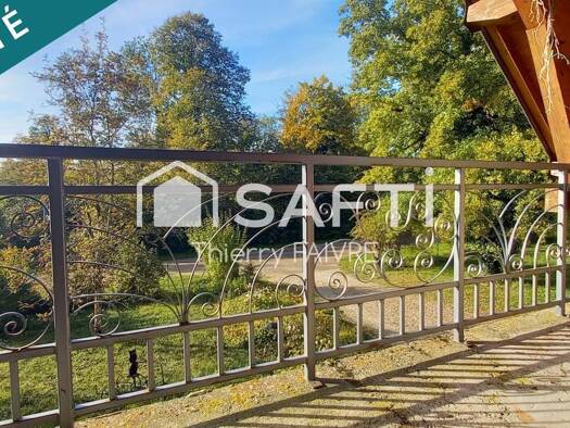 Maison à vendre 340 000 € 7 pièces 3 chambres 167 m² 3 997 m² de terrain Besain 39800