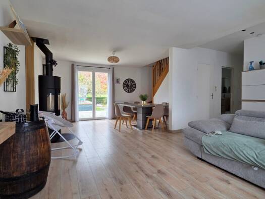 Maison à vendre 177 500 € 6 pièces 4 chambres 116 m² 888 m² de terrain Mézières-sur-Ponthouin 72290