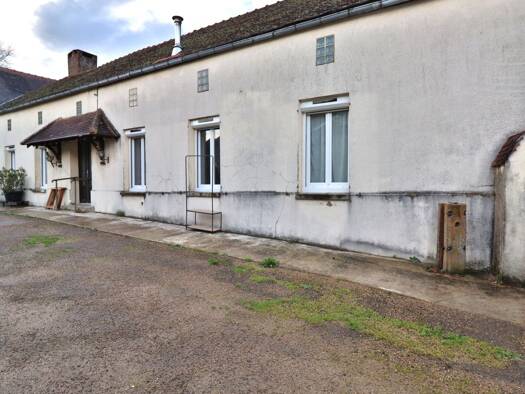 Maison à vendre 172 000 € 3 pièces 1 chambre 106 m² 2 708 m² de terrain Auxon 10130