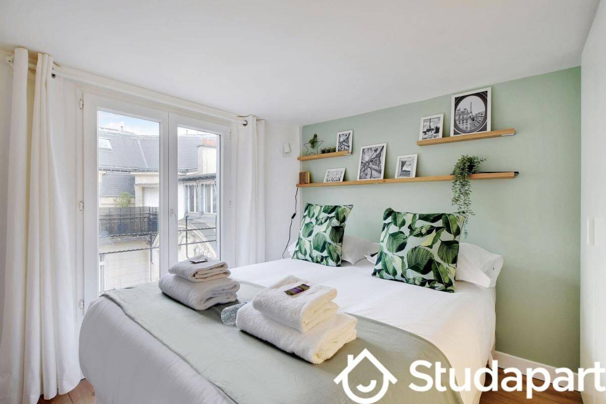 Appartement 1 pièce 17 m² · à Paris 17ème Arrondissement · 17 m² · 1 800 €