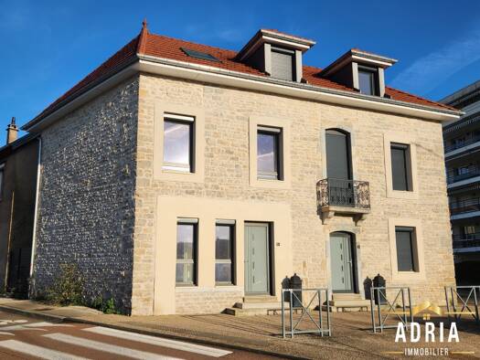 Maison à vendre 325 000 € 4 pièces 3 chambres 71 m² 140 m² de terrain Chaprais - Cras Besançon 25000