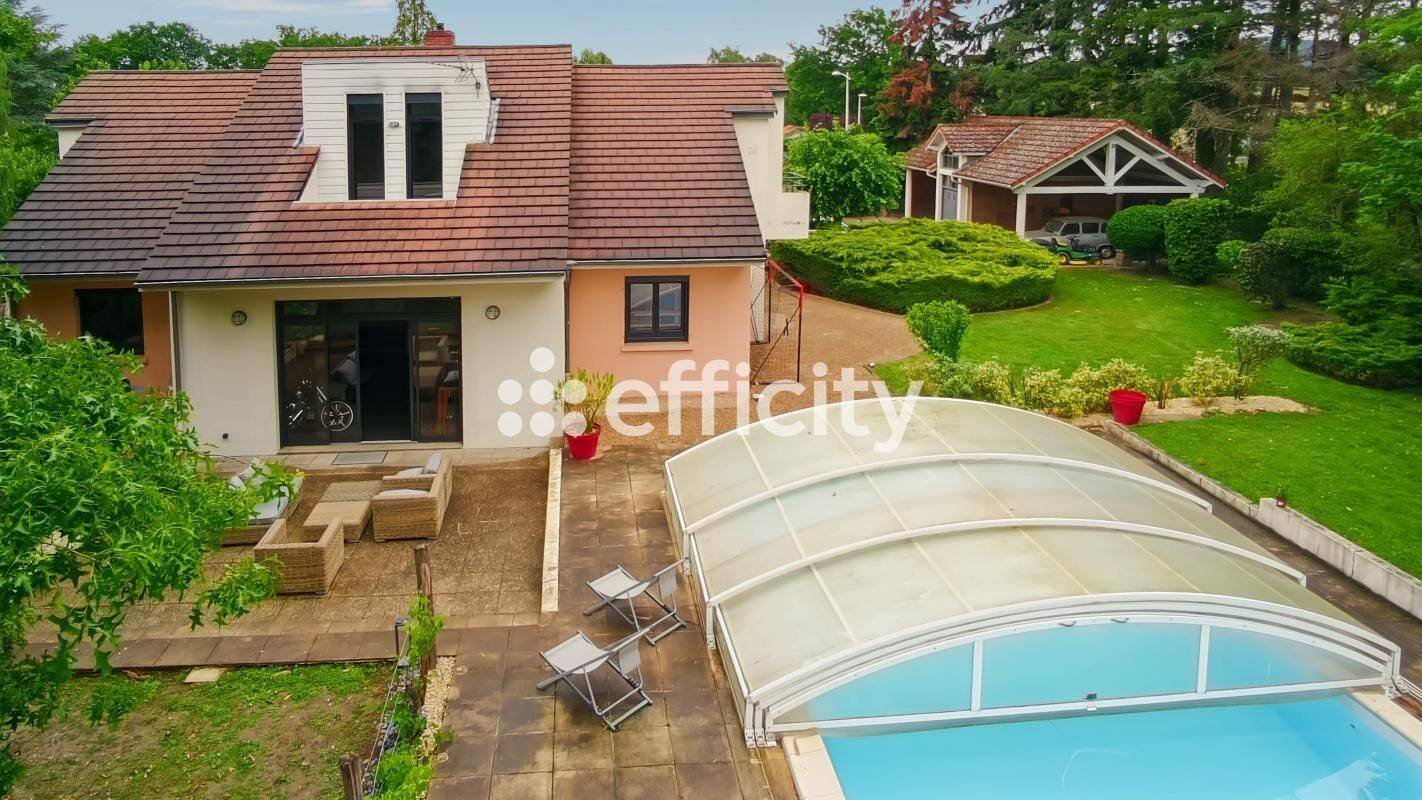 Maison 9 pièces 205 m² · à Puy-Guillaume · 205 m² · 375 000 €