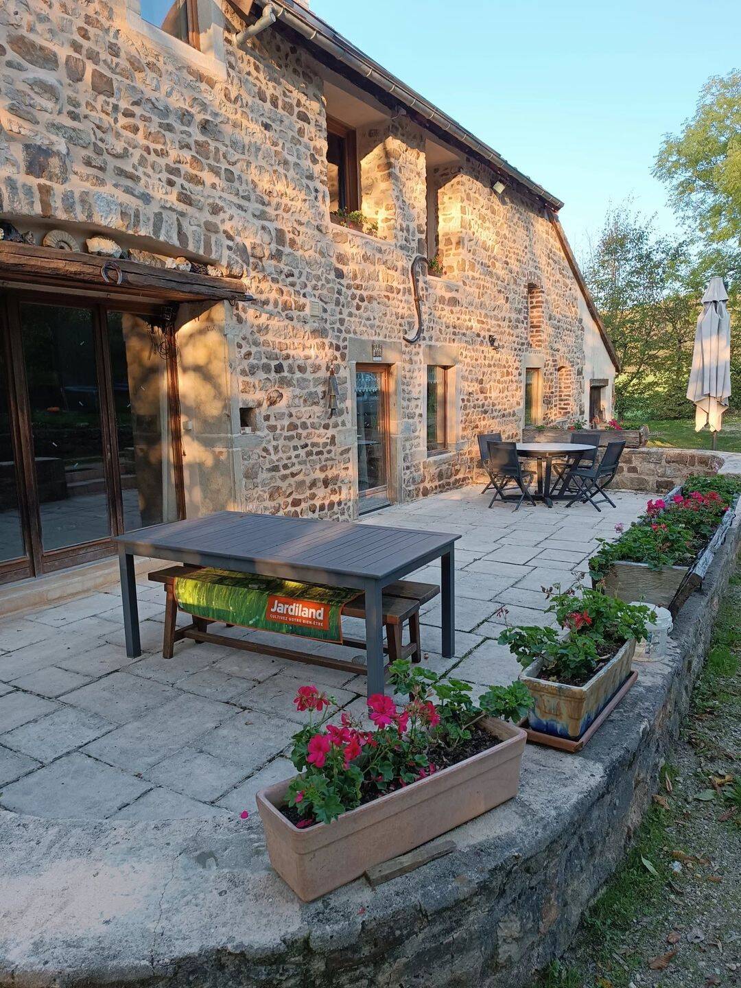 Maison 11 pièces 260 m² · à Mont-Saint-Vincent · 260 m² · 379 000 €