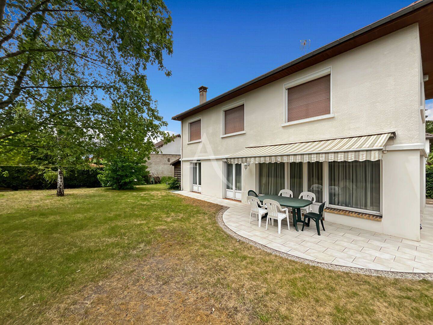 Maison 6 pièces 140 m² · à Les Mureaux · 140 m² · 368 000 €