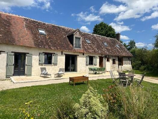 Maison à vendre 225 500 € 6 pièces 3 chambres 203 m² 4 880 m² de terrain Brou 28160