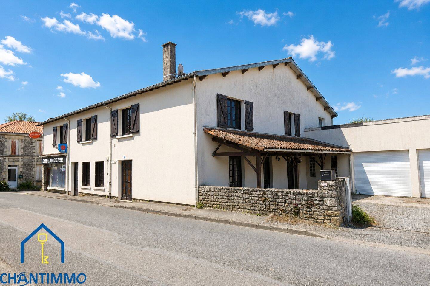Maison 13 pièces 420 m² · à Saint-Jean-d'Hermine · 420 m² · 107 500 €