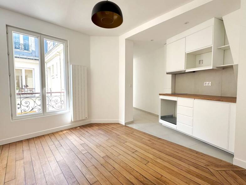 Appartement à vendre 320 000 € 2 pièces 1 chambre 30,5 m² Étage 5/6 Moskowa-Porte Montmartre-Porte de Clignancourt Paris 18ème 75018