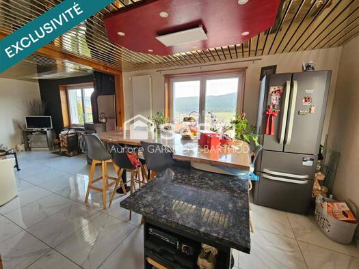 Maison à vendre 339 000 € 4 pièces 3 chambres 108 m² 480 m² de terrain Villers-le-Lac 25130