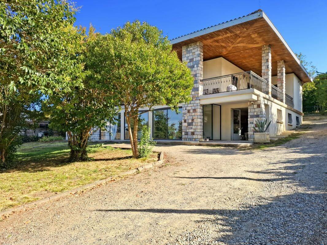 Maison 7 pièces 220 m² · à Grisolles · 220 m² · 445 000 €