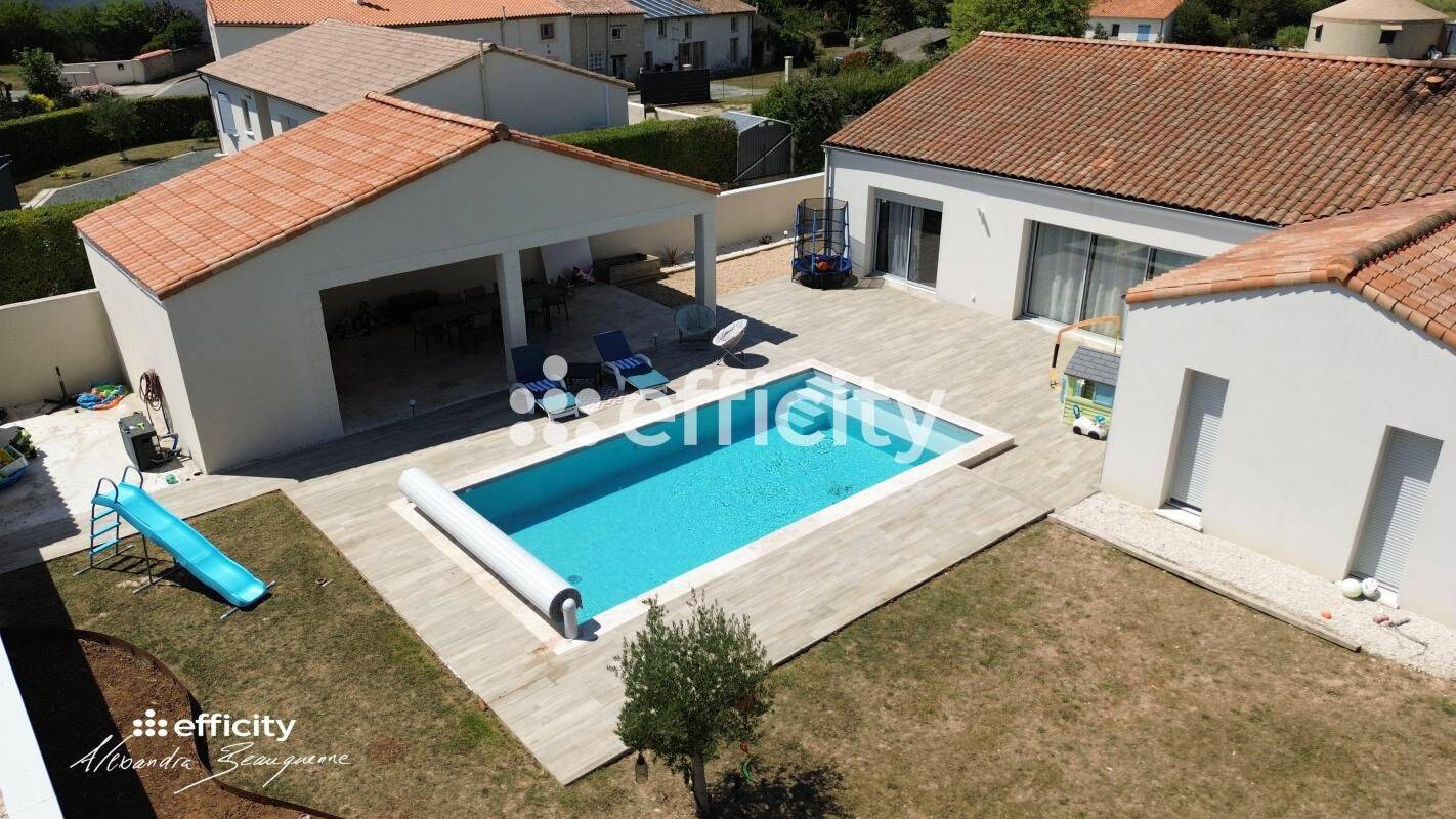 Maison 6 pièces 156 m² · à Fors · 156 m² · 385 000 €