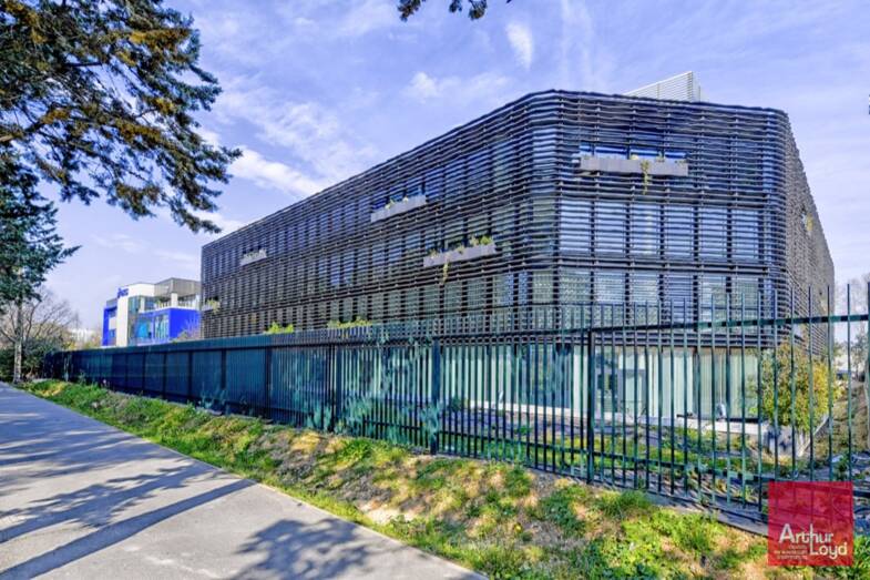Espace bureau à vendre 3 578 000 € 1 160 m² de bureaux divisible de 300 m² à 1 160 m² Port Marianne Montpellier 34000