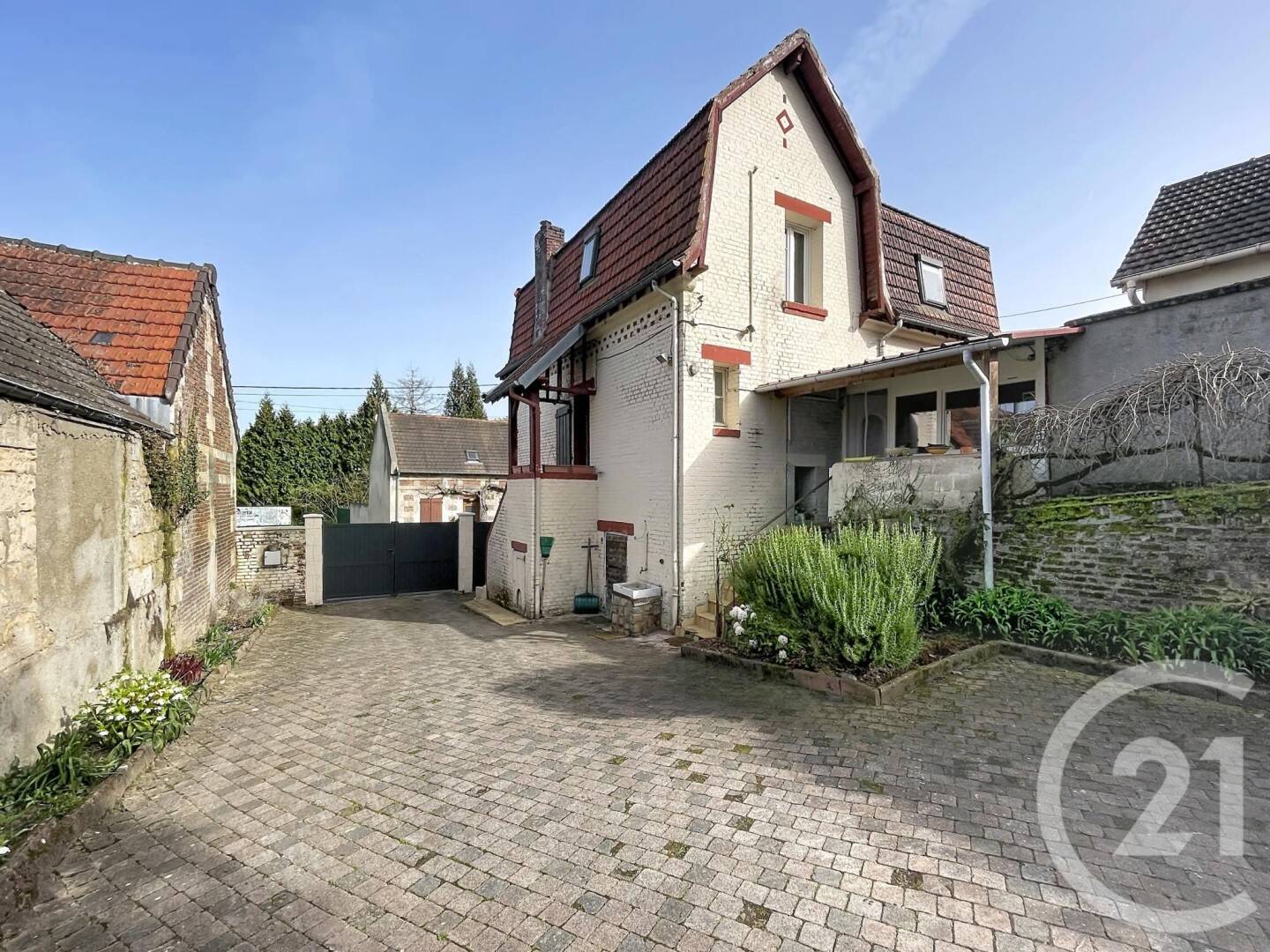 Maison 4 pièces 103 m² · à Janville · 103,1 m² · 199 000 €