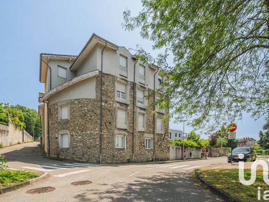 Appartement à vendre 275 000 € 4 pièces 2 chambres 85 m² Étage 1/3 Sud Est Eybens 38320