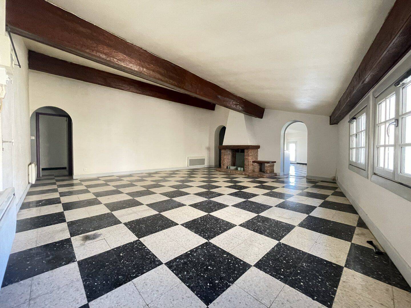 Appartement 4 pièces 102 m² · à Pézenas · 102 m² · 560 €/mois